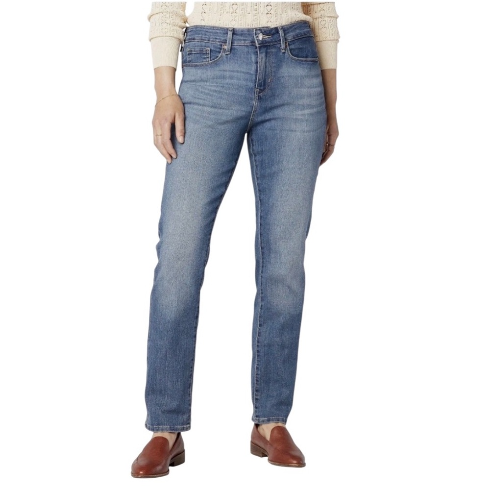 Signature by Levi Strauss & Co. Light Wash Mid Rise Straight Leg Jeans Size 14